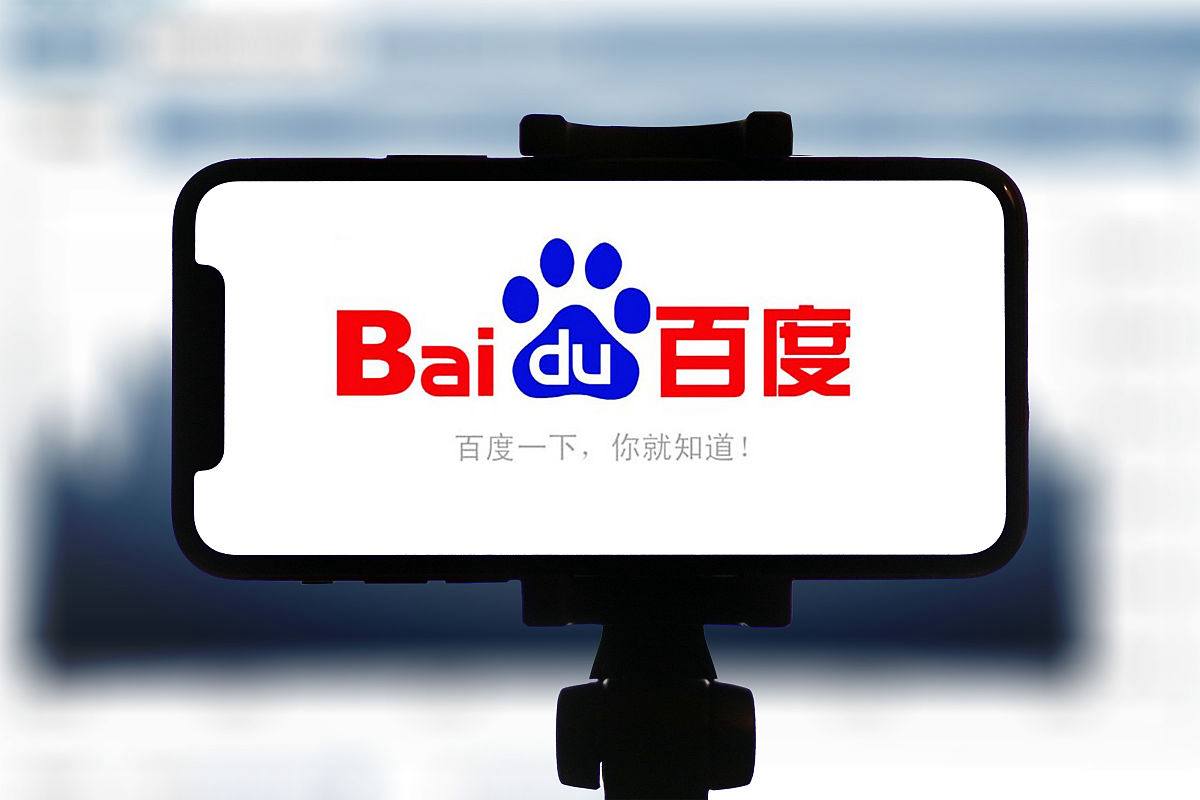 走秀时突然憋不住的萨摩耶